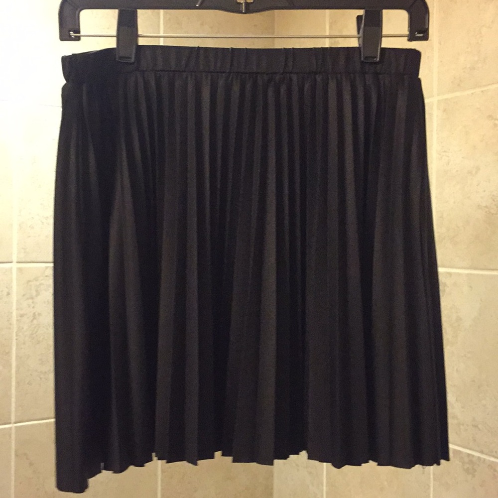 LA Hearts Black Pleated Skirt
